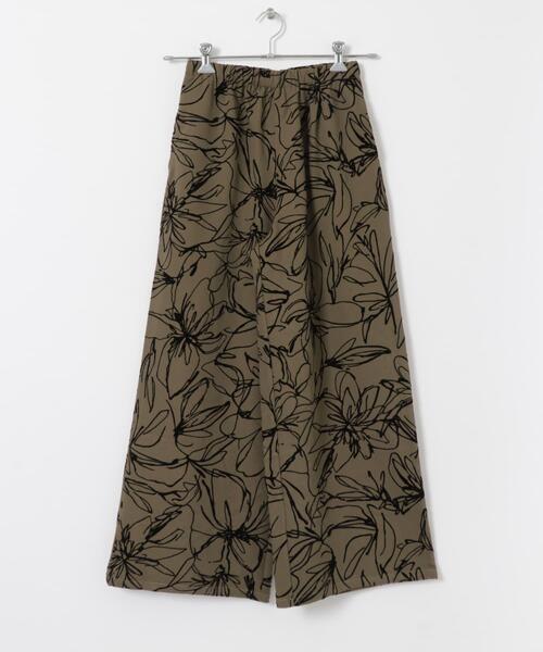 ITEMS URBANRESEARCH（アイテムズ アーバンリサーチ）の「イージーワイドストレートパンツ（その他パンツ・レディース・グリーン/ブラック/ブラウン/ライトベージュ/ドット・FREE）」の11枚目の写真