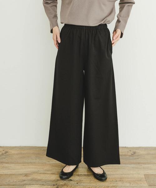 ITEMS URBANRESEARCH（アイテムズ アーバンリサーチ）の「イージーワイドストレートパンツ（その他パンツ・レディース・グリーン/ブラック/ブラウン/ライトベージュ/ドット・FREE）」の15枚目の写真