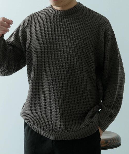 ITEMS URBANRESEARCH（アイテムズ アーバンリサーチ）の「ワッフル編み クルーネックニット（ニット/セーター・メンズ・チャコールグレー/ブラック/オフホワイト/オリーブ/モカ・SMALL/MEDIUM/LARGE）」の8枚目の写真