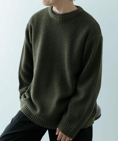 ITEMS URBANRESEARCH(アイテムズ アーバンリサーチ)の「ワッフル編み クルーネックニット(ニット/セーター・メンズ・チャコールグレー/ブラック/オフホワイト/オリーブ/モカ・SMALL/MEDIUM/LARGE)」の17枚目の写真
