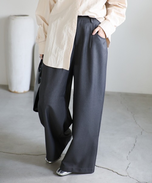 select MOCA(セレクトモカ)の「タックワイドシルエットパンツ(スラックス・レディース・チャコール/ブラック・MEDIUM/LARGE)」の2枚目の写真
