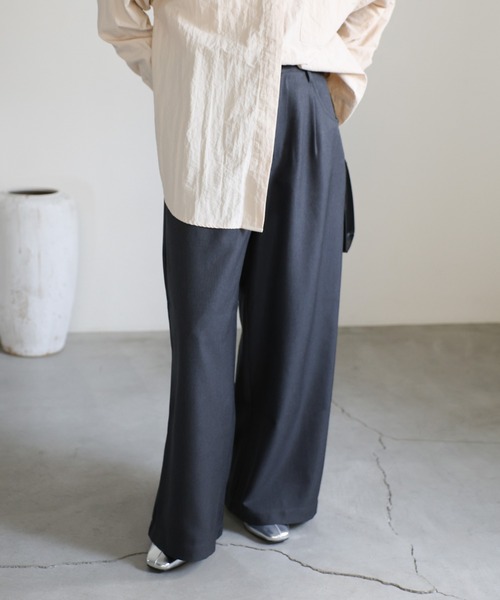 select MOCA(セレクトモカ)の「タックワイドシルエットパンツ(スラックス・レディース・チャコール/ブラック・MEDIUM/LARGE)」の22枚目の写真
