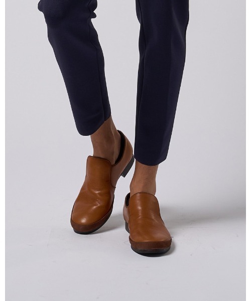 wjk（ダヴルジェイケイ）の「soft leather slip-on（スリッポン・メンズ・ブラック/ブラウン・41/42/43）」の3枚目の写真