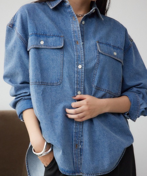 AZUL by moussy(アズールバイマウジー)の「ルーズポケットシャツ(シャツ/ブラウス・レディース・ブラック/ブラック系その他2/ブルー・FREE)」の3枚目の写真