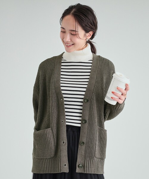 SHOO・LA・RUE(シューラルー)の「◆【高レビュー/洗える】ポケット付きが嬉しい ざっくり編み Vネックカーディガン(カーディガン/ボレロ・レディース・オフホワイト/マスタード/ベージュ/ブルー/チャコールグレー・00)」の1枚目の写真