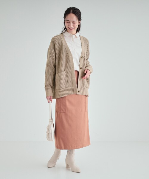 SHOO・LA・RUE(シューラルー)の「◆【高レビュー/洗える】ポケット付きが嬉しい ざっくり編み Vネックカーディガン(カーディガン/ボレロ・レディース・オフホワイト/マスタード/ベージュ/ブルー/チャコールグレー・00)」の15枚目の写真