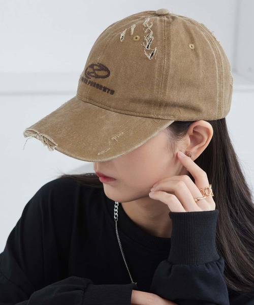 LA VORAGINE（ラ ヴォラジネ）の「ロゴ刺繍ベースボールキャップ　帽子（キャップ・レディース・ネイビー/モカ/ワイン/カーキ/チャコールグレー・FREE）」の3枚目の写真