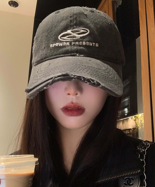 LA VORAGINE（ラ ヴォラジネ）の「ロゴ刺繍ベースボールキャップ　帽子（キャップ・レディース・ネイビー/モカ/ワイン/カーキ/チャコールグレー・FREE）」の11枚目の写真