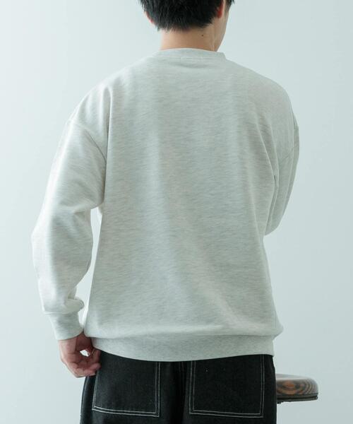 ITEMS URBANRESEARCH（アイテムズ アーバンリサーチ）の「クルーネックスエット fishing（スウェット・メンズ・ブラック/グレー/オートミール・MEDIUM/LARGE）」の5枚目の写真