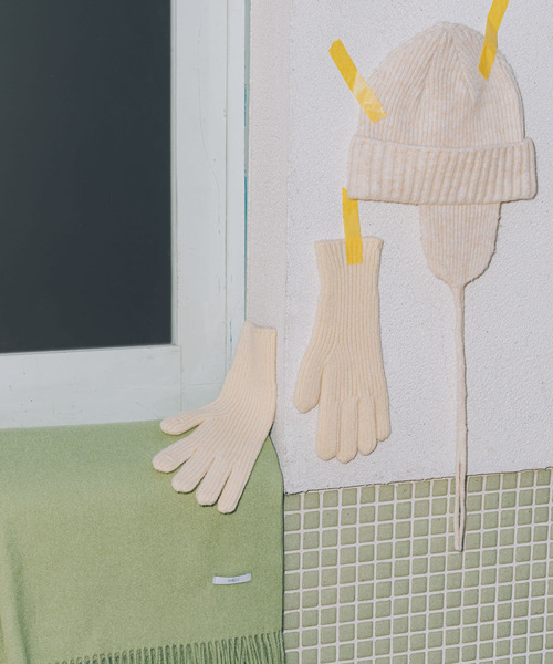 SMELLY（スメリー）の「ホールタッチニットグローブ（手袋・レディース・ベージュ/アイボリー/ブラック・-）」の11枚目の写真