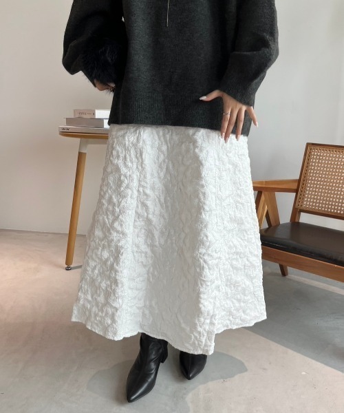 paravion(パラビオン)の「ふくれジャガードフレアスカート/ウエストゴム/ポケット付き(スカート・レディース・ホワイト/ブラック・FREE)」の8枚目の写真