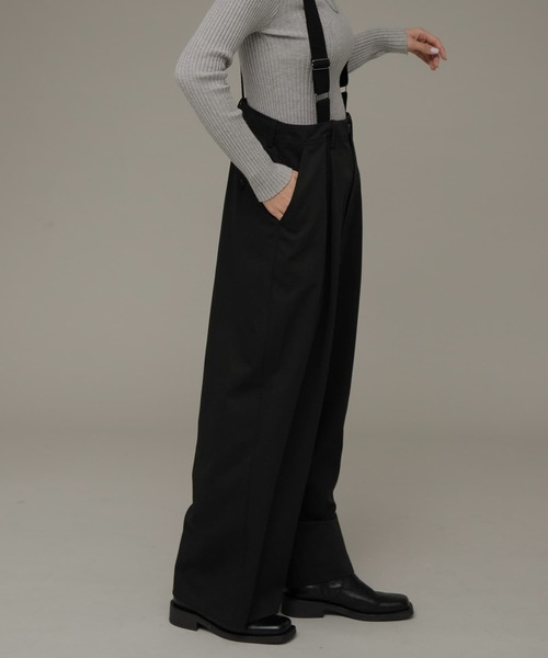 URBAN RESEARCH Sonny Label（アーバンリサーチサニーレーベル）の「サスペンダー付きタックパンツ（その他パンツ・レディース・グレー/ブラック・36/38）」の7枚目の写真