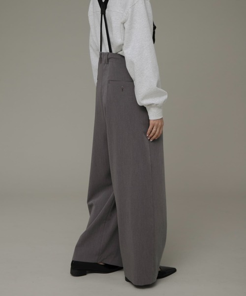 URBAN RESEARCH Sonny Label（アーバンリサーチサニーレーベル）の「サスペンダー付きタックパンツ（その他パンツ・レディース・グレー/ブラック・36/38）」の17枚目の写真