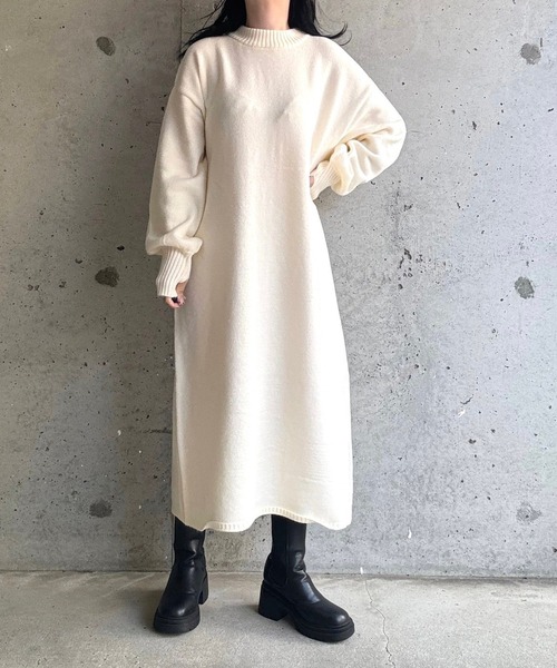 merrylatte(メリーラテ)の「指穴付ロングニットワンピース(ワンピース・レディース・アイボリー・FREE)」の15枚目の写真