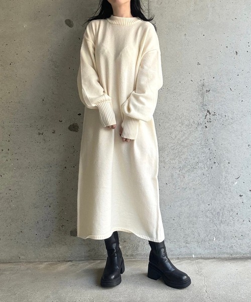 merrylatte(メリーラテ)の「指穴付ロングニットワンピース(ワンピース・レディース・アイボリー・FREE)」の6枚目の写真