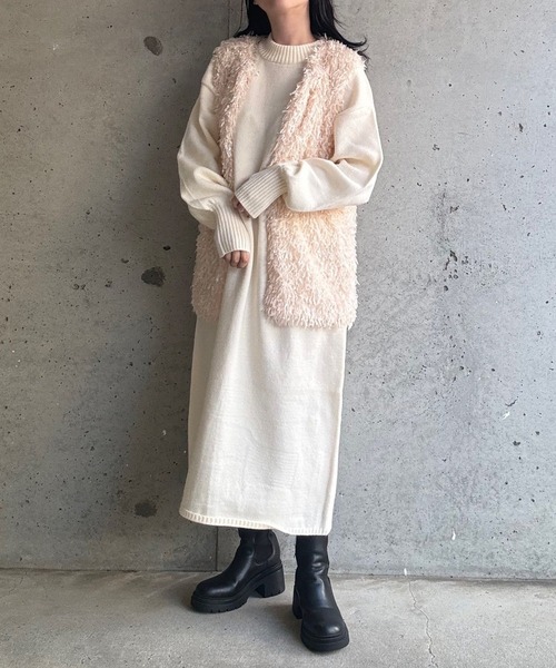 merrylatte(メリーラテ)の「指穴付ロングニットワンピース(ワンピース・レディース・アイボリー・FREE)」の10枚目の写真