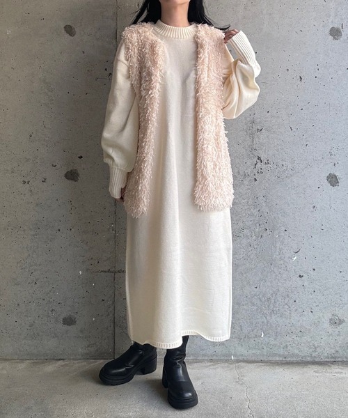 merrylatte(メリーラテ)の「指穴付ロングニットワンピース(ワンピース・レディース・アイボリー・FREE)」の3枚目の写真