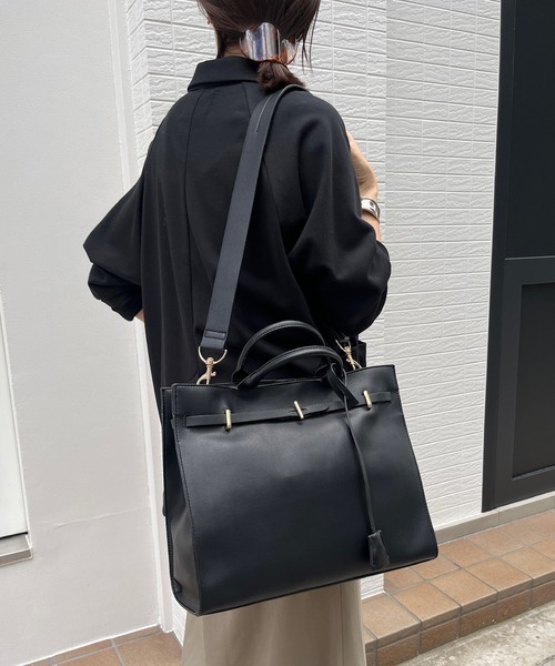 DouDou(ドゥドゥ)の「【WEB限定】棒ヒネリベルトA4トート(ショルダーバッグ・レディース・ブラック/シルバー・FREE)」の1枚目の写真