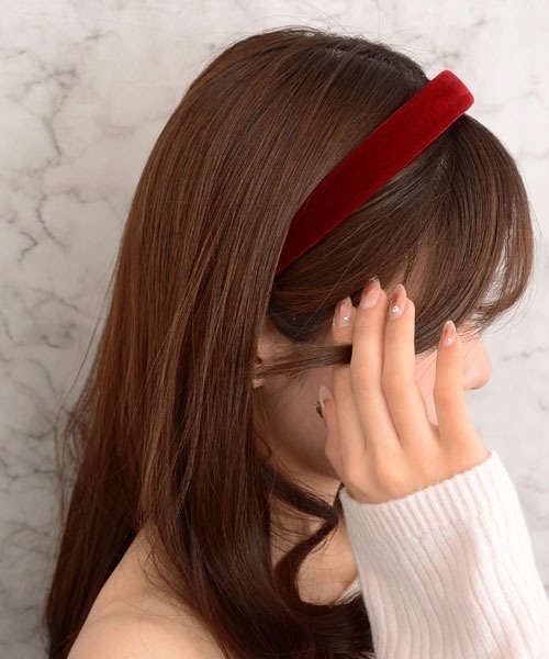 Mayree(メイリー)の「【float】ベロア シンプル クッション カチューシャ【3サイズ展開】(カチューシャ・レディース・ブラック系1/ブラック系3/ワイン系1/ワイン系3/ブラック系2/ワイン系2・FREE)」の5枚目の写真