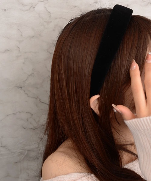 Mayree(メイリー)の「【float】ベロア シンプル クッション カチューシャ【3サイズ展開】(カチューシャ・レディース・ブラック系1/ブラック系3/ワイン系1/ワイン系3/ブラック系2/ワイン系2・FREE)」の10枚目の写真