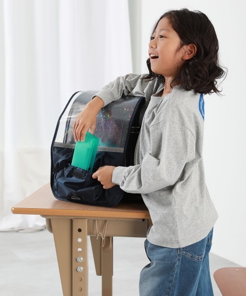 devirock（デビロック）の「収納できるマチポケット付き 撥水 透明ランドセルカバー（ランドセル・キッズ・グレイッシュベージュ/ブルー系1/ネイビー/グリーン系/パープル系1/ピンク系・ONE SIZE）」の7枚目の写真