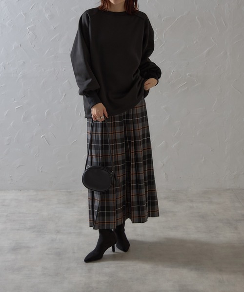 each（イーチ）の「前後2WAYパールケープ付裏起毛スウェット（スウェット・レディース・アイボリー/ブラック/グリーン・FREE）」の17枚目の写真