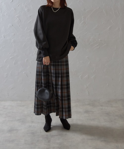 each（イーチ）の「前後2WAYパールケープ付裏起毛スウェット（スウェット・レディース・アイボリー/ブラック/グリーン・FREE）」の21枚目の写真