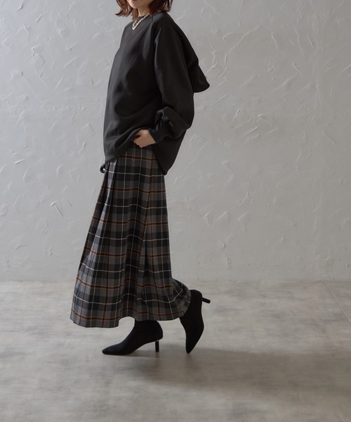 each（イーチ）の「前後2WAYパールケープ付裏起毛スウェット（スウェット・レディース・アイボリー/ブラック/グリーン・FREE）」の19枚目の写真