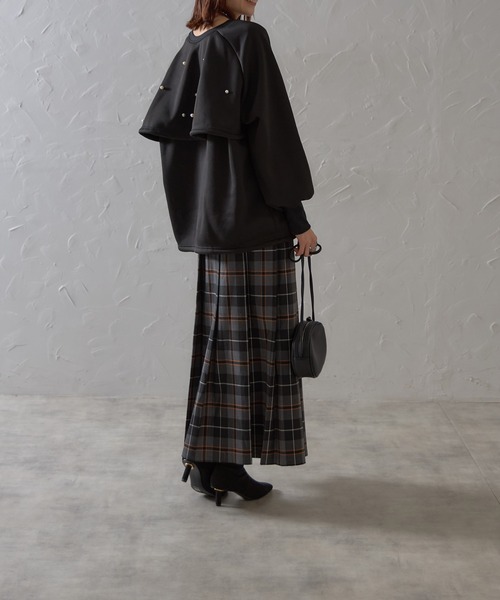 each（イーチ）の「前後2WAYパールケープ付裏起毛スウェット（スウェット・レディース・アイボリー/ブラック/グリーン・FREE）」の20枚目の写真