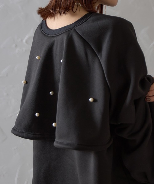 each（イーチ）の「前後2WAYパールケープ付裏起毛スウェット（スウェット・レディース・アイボリー/ブラック/グリーン・FREE）」の13枚目の写真