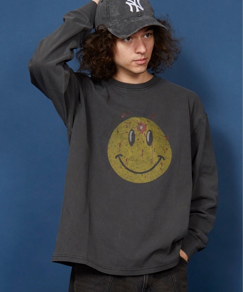 unrelaxing（アンリラクシング）の「ヴィンテージライク 古着風 綿100％ピグメント加工TプリントTシャツ　ロングTシャツ（Tシャツ/カットソー・メンズ・ブラック系その他6/ブラック系1/ブラック系3/その他10/A/ブラック/ブラック系その他2/ブラック×レッド/ブラック系6/ブラック系7/ブラック系8/その他27/その他28/ブラック×シルバー/ブラック系2/ブラック系4/ブラウン系/その他29/ブラック系その他/ブラック系その他3/ブラック系その他5/ブラック×ブルー/その他12/その他20/その他21/その他19/ライトブラック/ブラック×ゴールド/ブラック系5/その他13/スミクロ/ブラック系その他7/ブラウン系9・SMALL/MEDIUM/LARGE/X-LARGE）」の22枚目の写真