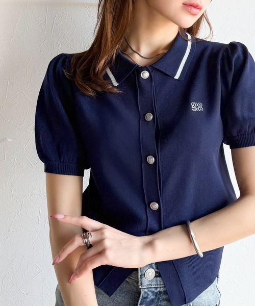 mily bilet(ミウィビレット)の「【mily bilet】洗練された大人カジュアル。デザインボタン胸刺繍半袖ニットポロ(ポロシャツ・レディース・アイボリー/ネイビー/ベージュ・X-LARGE/SMALL/MEDIUM/LARGE)」の3枚目の写真