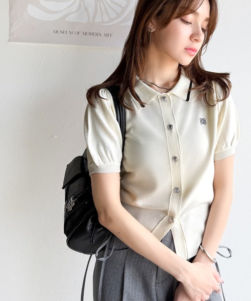 mily bilet(ミウィビレット)の「【mily bilet】洗練された大人カジュアル。デザインボタン胸刺繍半袖ニットポロ(ポロシャツ・レディース・アイボリー/ネイビー/ベージュ・X-LARGE/SMALL/MEDIUM/LARGE)」の8枚目の写真