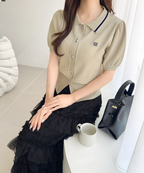 mily bilet(ミウィビレット)の「【mily bilet】洗練された大人カジュアル。デザインボタン胸刺繍半袖ニットポロ(ポロシャツ・レディース・アイボリー/ネイビー/ベージュ・X-LARGE/SMALL/MEDIUM/LARGE)」の21枚目の写真