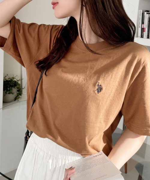 U.S. POLO ASSN.(ユーエスポロアッスン)の「U.S. POLO ASSN. ベーシック クルーネック 半袖 Tシャツ(Tシャツ/カットソー・レディース・キャメル/ブラック/ネイビー/サーモンピンク/オフホワイト/グリーン・L/M/S)」の5枚目の写真