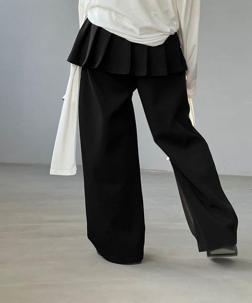 【新品】蓮柄プリント二枚重ね　ワイドパンツ　ブラック 新品】蓮柄プリント二枚重ね ワイドパンツ ブラック 新品】蓮柄