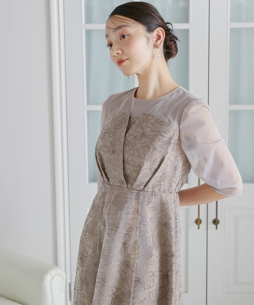 Jolie et Jolie(ジョリーエジョリー)の「ビスチェ風刺繍レースワンピースドレス(ドレス・レディース・ベージュ/ネイビー・M/L/3L/4L/LL)」の3枚目の写真