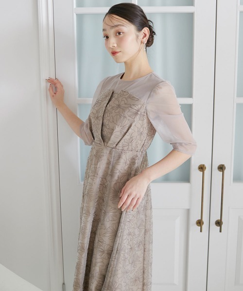 Jolie et Jolie(ジョリーエジョリー)の「ビスチェ風刺繍レースワンピースドレス(ドレス・レディース・ベージュ/ネイビー・M/L/3L/4L/LL)」の4枚目の写真
