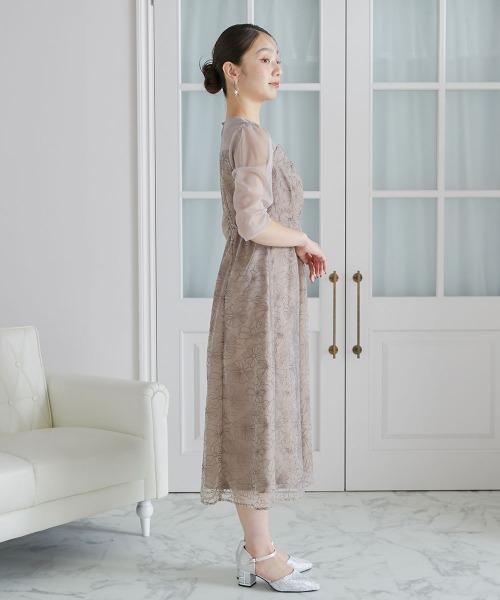 Jolie et Jolie(ジョリーエジョリー)の「ビスチェ風刺繍レースワンピースドレス(ドレス・レディース・ベージュ/ネイビー・M/L/3L/4L/LL)」の11枚目の写真