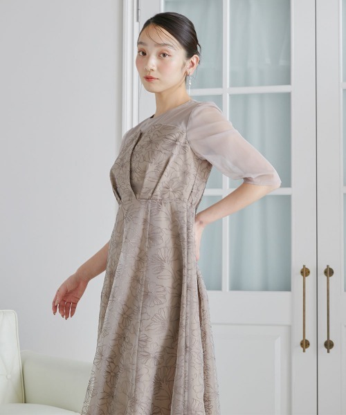 Jolie et Jolie(ジョリーエジョリー)の「ビスチェ風刺繍レースワンピースドレス(ドレス・レディース・ベージュ/ネイビー・M/L/3L/4L/LL)」の14枚目の写真