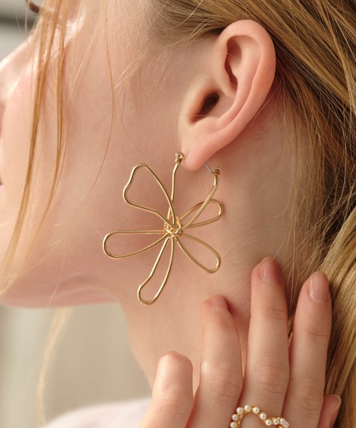 ANOH（アノー）の「フラワーフープピアス（ピアス（両耳用）・レディース・シルバー/ゴールド・FREE）」の22枚目の写真