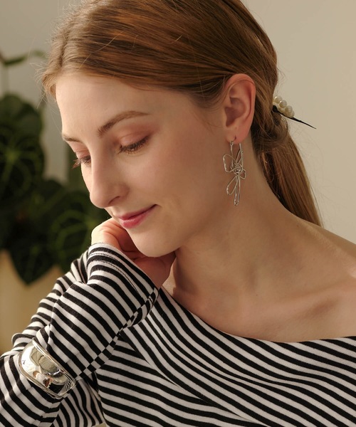 ANOH（アノー）の「フラワーフープピアス（ピアス（両耳用）・レディース・シルバー/ゴールド・FREE）」の18枚目の写真