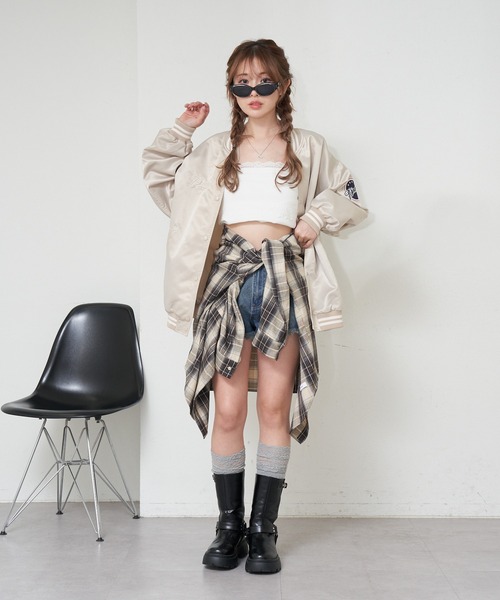 RAY CASSIN(レイカズン)の「フード付きオーバーサイズチェックシャツ(シャツ/ブラウス・レディース・ブルー/ブラック/ベージュ・FREE)」の5枚目の写真