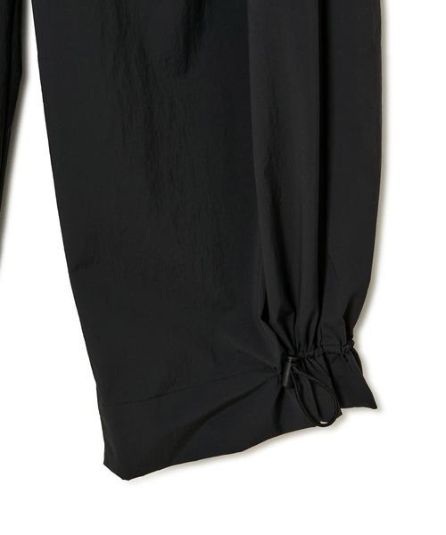 ADAM ET ROPE'（アダムエロペ）の「【新色追加】・【撥水】ウエストタックイージーパンツ（その他パンツ・レディース・ブラック/サックスブルー/ベージュ/スミクロ・38/36）」の21枚目の写真