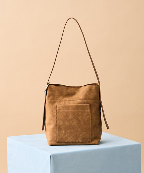 Kastane(カスタネ)の「【Kolors like you】スエードワンハンドルバッグ(ショルダーバッグ・レディース・ブラウン/グレイッシュベージュ/ピンク系その他・FREE)」の1枚目の写真