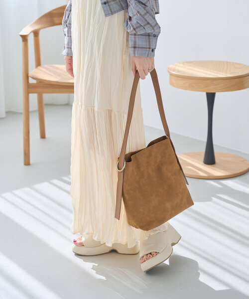 Kastane（カスタネ）の「【Kolors like you】スエードワンハンドル