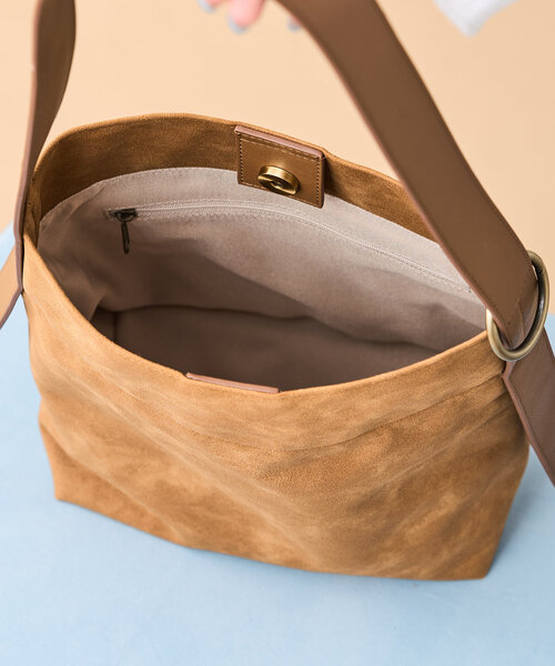 Kastane(カスタネ)の「【Kolors like you】スエードワンハンドルバッグ(ショルダーバッグ・レディース・ブラウン/グレイッシュベージュ/ピンク系その他・FREE)」の15枚目の写真