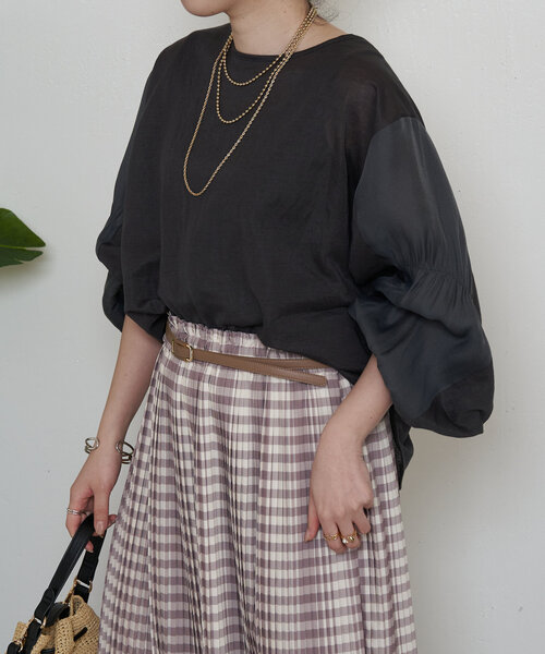 Jena espace merveilleux（ジェナ　エスパスメルヴェイユ）の「【さわ企画】【WEB限定】袖ボリュームシアーシャツ（シャツ/ブラウス・レディース・オフホワイト/チャコールグレー・FREE）」の7枚目の写真