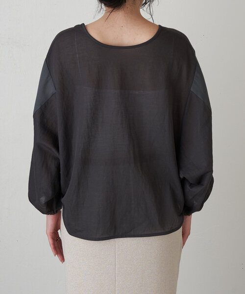 Jena espace merveilleux（ジェナ　エスパスメルヴェイユ）の「【さわ企画】【WEB限定】袖ボリュームシアーシャツ（シャツ/ブラウス・レディース・オフホワイト/チャコールグレー・FREE）」の11枚目の写真