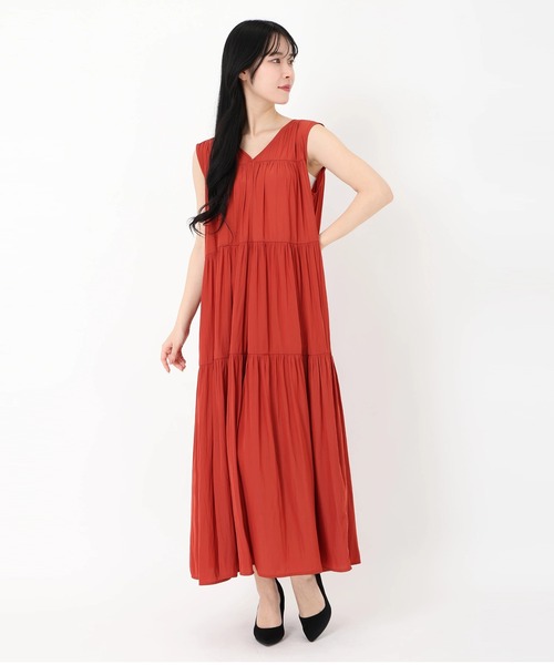 STRAWBERRY-FIELDS(ストロベリーフィールズ)の「パウダーサテンティアードワンピース(スカート・レディース・ブラウン/レッド/ブラック/ブルー/カーキ/ボルドー/モーブ系・2)」の9枚目の写真